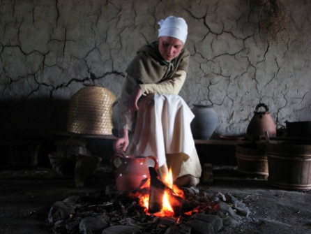 Photo credit: 'medieval woman next to fire' - hans s via Foter.com / CC BY-ND Original image URL: https://www.flickr.com/photos/archeon/154186235/